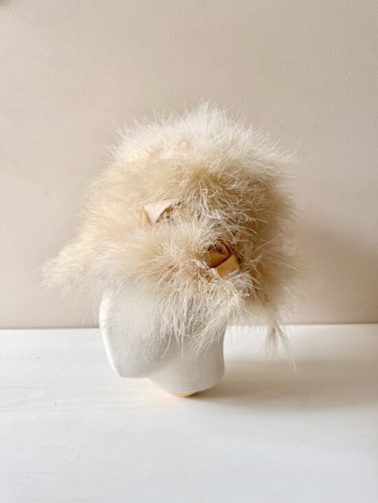 Vintage Accessories - Vintage Beige Ostrich Feather Velvet Bow Wool Felt Cloche Hat
